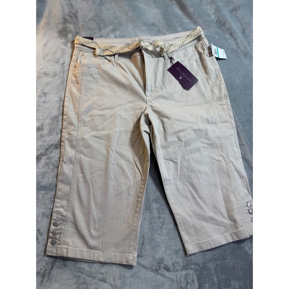 Gloria Vanderbilt Womens Beige Capri Pants Size 16 With Woven Belt & Button Acce